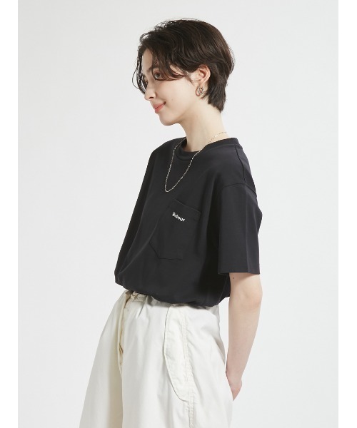 Barbour(バブアー)の「ワンポイントロゴ 胸ポケット TシャツJapan Exclusive(レディース)(Tシャツ/カットソー・レディース・ベージュ/ホワイト/ピンク/ブラック/ブルー・SMALL/MEDIUM)」の16枚目の写真
