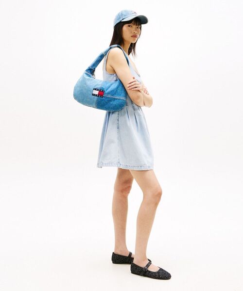 tommy jeans(トミー ジーンズ)の「【ウォニョン着用】デニムパッチワークショルダーバッグ(ショルダーバッグ・レディース・ブルー・FREE)」の5枚目の写真