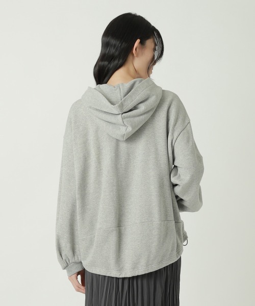 ZUCCa（ズッカ）の「INITIAL SWEATSHIRT / フーディー（パーカー・レディース・ライトグレー/ネイビー・M size）」の3枚目の写真