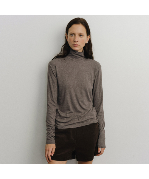 URAGO(ユラーゴ)の「Ribbed polar t-shirt(Tシャツ/カットソー・レディース・アイボリー/ライトグレー/レッド/ダークグレー/ミント・FREE)」の2枚目の写真