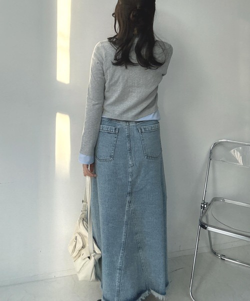 AS KNOW AS plus（アズノゥアズプラス）の「○レイヤード風 シャツドッキング Vネックカーディガン（カーディガン/ボレロ・レディース・チャコールグレー×ブラック/ネイビー系/グレー×サックスブルー・FREE）」の9枚目の写真