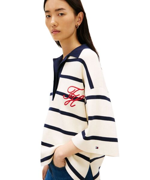 TOMMY HILFIGER（トミーヒルフィガー）の「コットンフルニードルリラックスポロシャツ（ポロシャツ・レディース・ベージュ・X-SMALL/SMALL）」の2枚目の写真