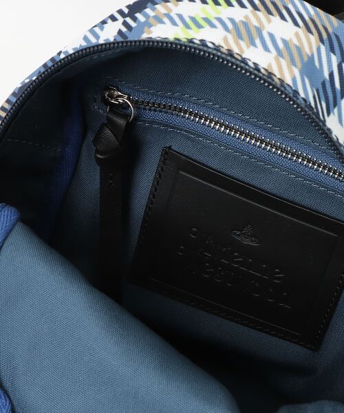 Vivienne Westwood(ヴィヴィアンウエストウッド)の「GEORGE RUCKSACK S(バックパック/リュック・レディース・イエロー・FREE)」の4枚目の写真