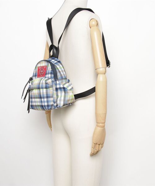 Vivienne Westwood(ヴィヴィアンウエストウッド)の「GEORGE RUCKSACK S(バックパック/リュック・レディース・イエロー・FREE)」の5枚目の写真