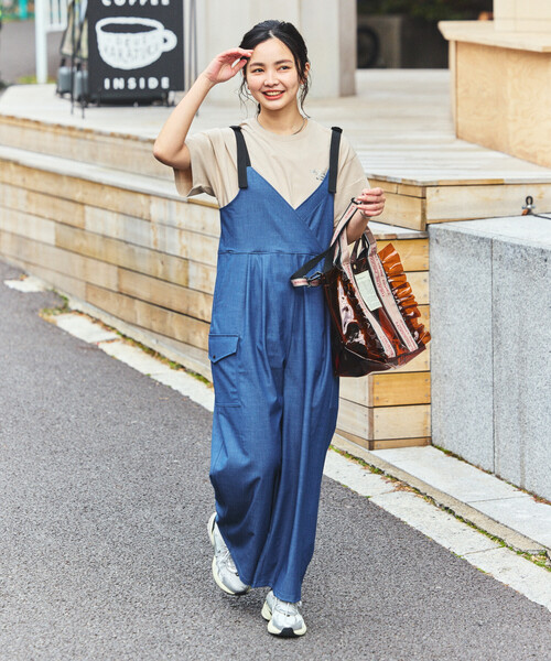 FREAK'S STORE(フリークスストア)の「THOUSAND MILE × FREAK'S STORE/サウザンドマイル 別注 UVカット デニムライクワイド サロペット(サロペット/オーバーオール・レディース・ネイビー・フリ-)」の4枚目の写真