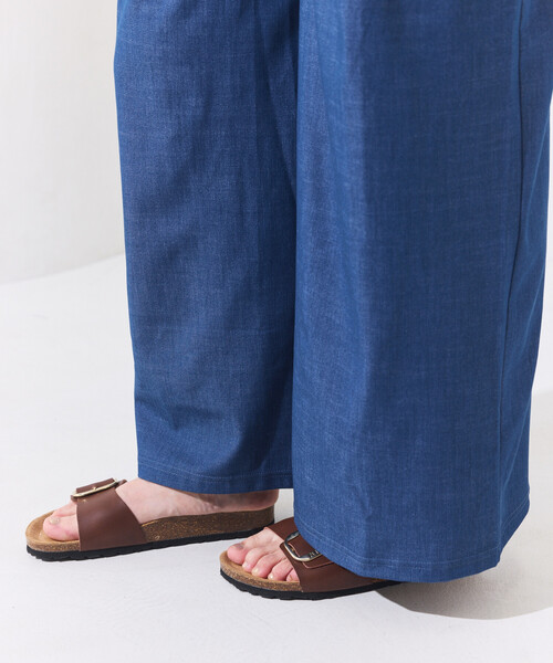 FREAK'S STORE(フリークスストア)の「THOUSAND MILE × FREAK'S STORE/サウザンドマイル 別注 UVカット デニムライクワイド サロペット(サロペット/オーバーオール・レディース・ネイビー・フリ-)」の18枚目の写真