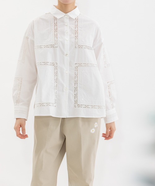 nop de nod(ノップドゥノッド)の「ハンカチ風刺繍レースシャツ(シャツ/ブラウス・レディース・オフホワイト/ネイビー/ライトグレー・3)」の7枚目の写真