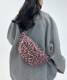 「手ぶらで身軽に」大容量レオパード柄ボディバッグ ウエストポーチ 男女兼用