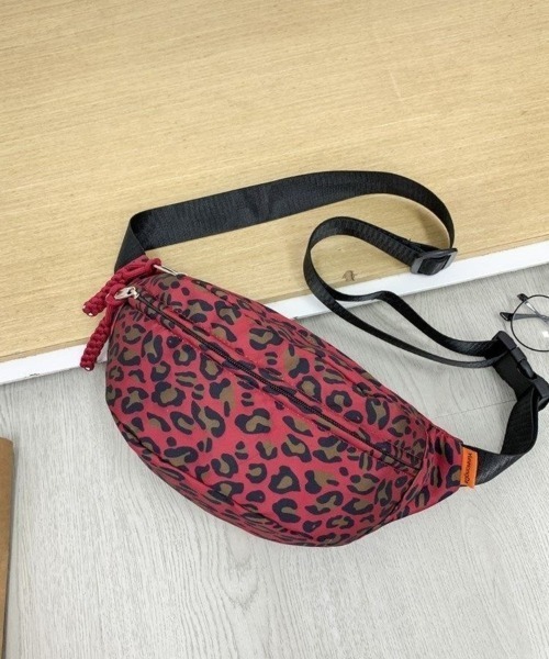 Beststore(ベストストア)の「「手ぶらで身軽に」大容量レオパード柄ボディバッグ ウエストポーチ 男女兼用(ボディバッグ/ウエストポーチ・レディース・アイボリー系/ピンク系/オレンジ系/ローズ系・FREE)」の3枚目の写真