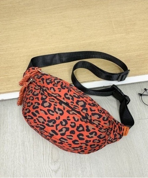Beststore(ベストストア)の「「手ぶらで身軽に」大容量レオパード柄ボディバッグ ウエストポーチ 男女兼用(ボディバッグ/ウエストポーチ・レディース・アイボリー系/ピンク系/オレンジ系/ローズ系・FREE)」の4枚目の写真