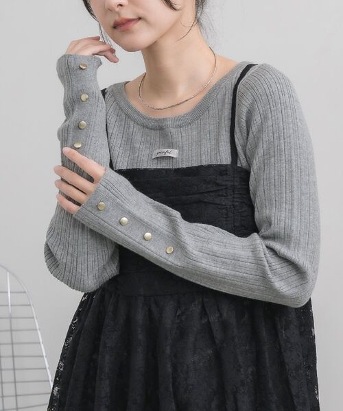 RETRO GIRL（レトロガール）の「クルーネックリブニット（ニット/セーター・レディース・ライトグレー/ナチュラル/イエロー・FREE）」の2枚目の写真