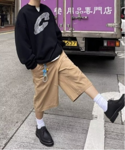 Vini（ヴィニ）の「コットンキャンバス ギミックワイドハーフパンツ（デニムパンツ・レディース・ベージュ/カーキ・MEDIUM）」の4枚目の写真