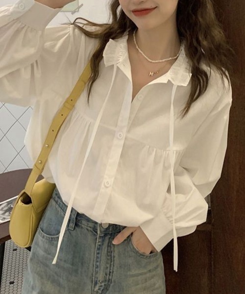 SallyLunn(サリーラン)の「フリルネックギャザーデザインブラウス(シャツ/ブラウス・レディース・ベージュ/ホワイト・LARGE/MEDIUM)」の2枚目の写真