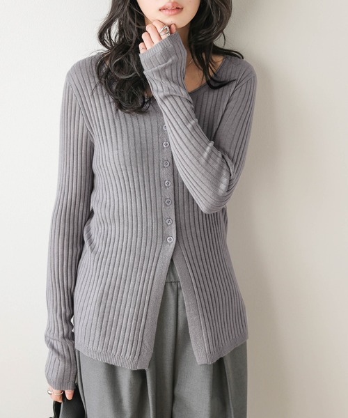 AMELY（エミリー）の「スリットリブニットカーディガン/冷房対策/UV対策（カーディガン/ボレロ・レディース・ブラック/グレー/レッド/ライトグレー/ピンク/ホワイト/モカ/イエロー/ブラック系その他/ホワイト系その他/ライトグレー系/レッド系その他/グレー系その他/ブラウン系その他/イエロー系その他/ピンク系その他・フリー）」の6枚目の写真