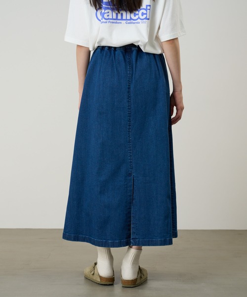 Gramicci（グラミチ）の「STRETCH DENIM LONG FLARE SKIRT｜ストレッチデニムロングフレアスカート（デニムスカート・レディース・ワンウォッシュ/ライトインディゴブルー/ダークインディゴブルー・XL/M/L/S）」の4枚目の写真