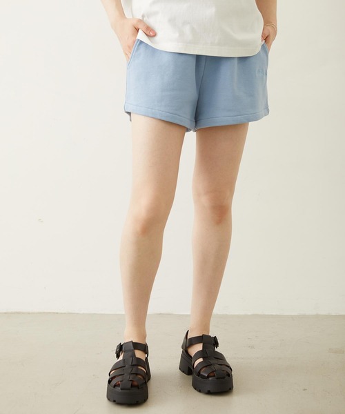 MILKFED.（ミルクフェド）の「RAW EDGE WAIST SWEAT SHORTS（スウェットパンツ・レディース・チャコール/アッシュ/ライトブルー・ONE SIZE）」の4枚目の写真