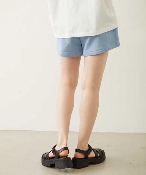 MILKFED.（ミルクフェド）の「RAW EDGE WAIST SWEAT SHORTS（スウェットパンツ・レディース・チャコール/アッシュ/ライトブルー・ONE SIZE）」の6枚目の写真