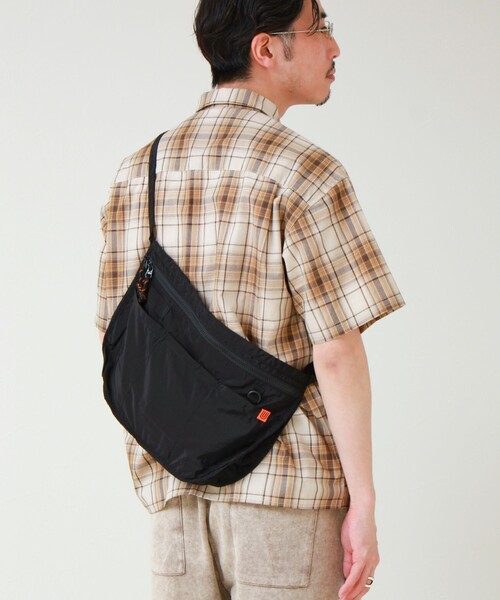 UNIVERSAL OVERALL(ユニバーサルオーバーオール)の「【UNIVERSAL OVERALL】Ripstop Apron Bag(ショルダーバッグ・メンズ・アイボリー/ブラック/オレンジ/ベージュ/グレー・FREE)」の3枚目の写真
