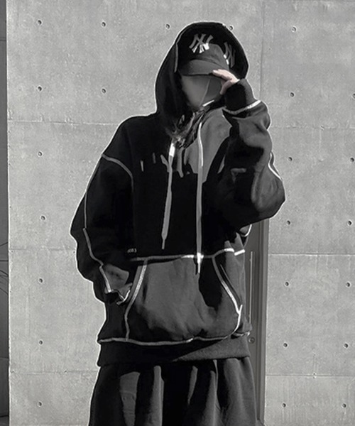 YACA（ヤーカ）の「Out Stitch Sweat Hoodie/アウトステッチスウェットフーディー【unisex item】（パーカー・レディース・アッシュグレー/ブラック・FREE）」の2枚目の写真