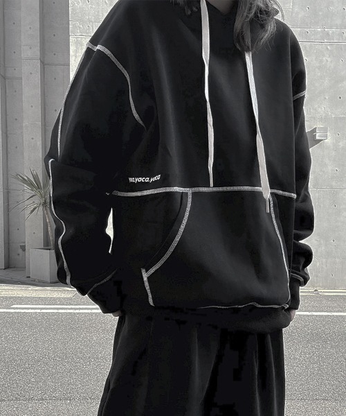 YACA（ヤーカ）の「Out Stitch Sweat Hoodie/アウトステッチスウェットフーディー【unisex item】（パーカー・レディース・アッシュグレー/ブラック・FREE）」の4枚目の写真