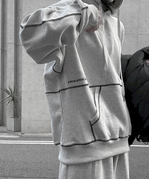 YACA（ヤーカ）の「Out Stitch Sweat Hoodie/アウトステッチスウェットフーディー【unisex item】（パーカー・レディース・アッシュグレー/ブラック・FREE）」の11枚目の写真