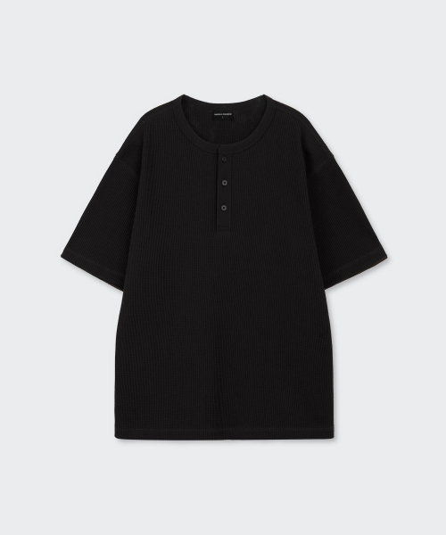 MUSINSA STANDARD（ムシンサスタンダード）の「ワッフルヘンリーネックTシャツ[ブラック]（Tシャツ/カットソー・メンズ・その他・2XL/3XL/SMALL/MEDIUM/LARGE/X-LARGE）」の5枚目の写真