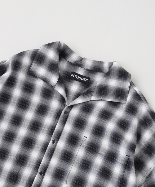 WISM(ウィズム)の「INTODUSK / イントゥダスク DISCIPLE PLAID SHIRT(シャツ/ブラウス・メンズ・ブラック/レッド・MEDIUM/SMALL)」の4枚目の写真