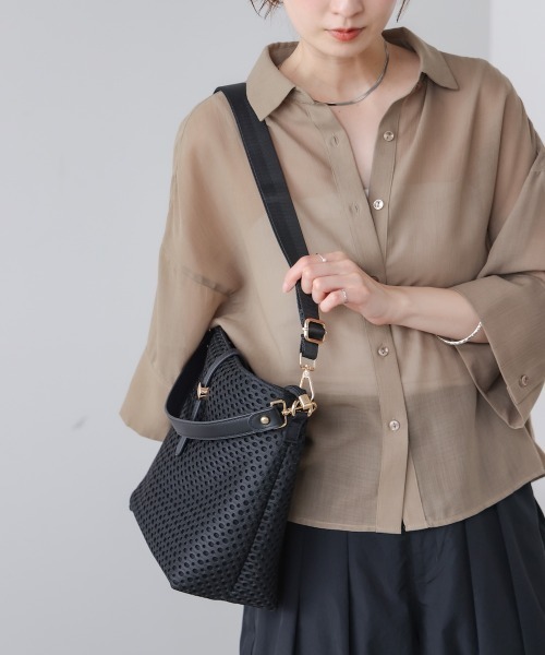 Bou Jeloud（ブージュルード）の「ドットメッシュショルダー（ショルダーバッグ・レディース・ブラック/オフホワイト・ONESIZE）」の6枚目の写真