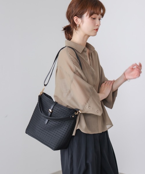 Bou Jeloud（ブージュルード）の「ドットメッシュショルダー（ショルダーバッグ・レディース・ブラック/オフホワイト・ONESIZE）」の8枚目の写真