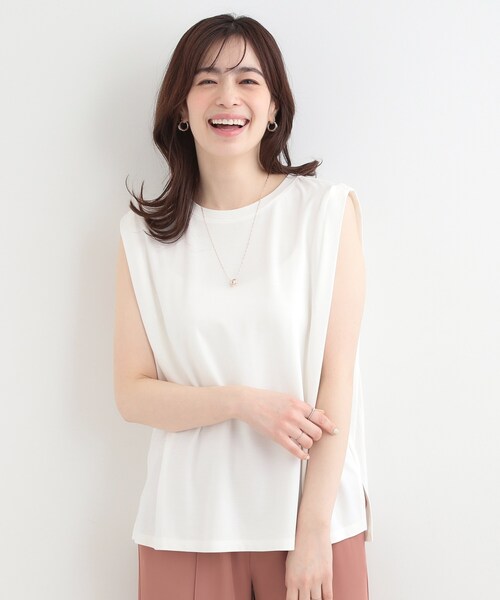 SHOO・LA・RUE(シューラルー)の「【UVカット/接触冷感】とろみタックノースリーブトップス(Tシャツ/カットソー・レディース・ホワイト/ライトイエロー系/ブラック/サックスブルー・01/02/03/04)」の5枚目の写真