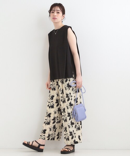 SHOO・LA・RUE(シューラルー)の「【UVカット/接触冷感】とろみタックノースリーブトップス(Tシャツ/カットソー・レディース・ホワイト/ライトイエロー系/ブラック/サックスブルー・01/02/03/04)」の11枚目の写真