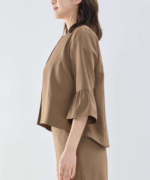 NARACAMICIE（ナラカミーチェ）の「【NARACAMICIE】【セットアップ対応】袖フリルノーカラージャケット（ノーカラージャケット・レディース・ブラウン系/ネイビー/ブラウン・M/XL）」の5枚目の写真