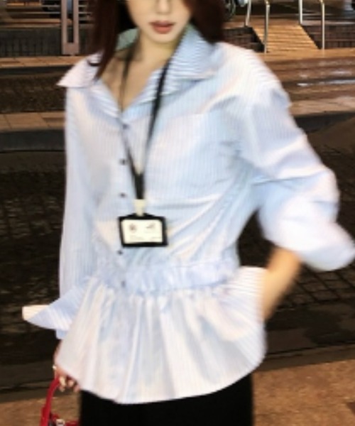 Vipoa（ヴィポア）の「フリルストライプシャツ（シャツ/ブラウス・レディース・ベージュ/ブルー・FREE）」の7枚目の写真