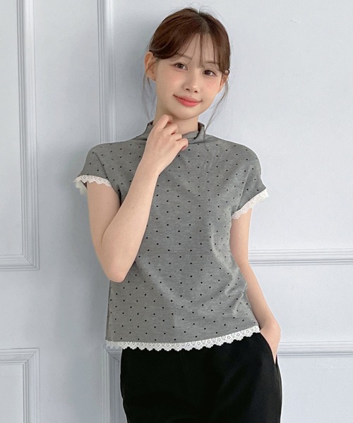 by muni:r(バイ ムニール)の「レースドット ハイネック半袖Tシャツ(Tシャツ/カットソー・レディース・スカイブルー/クリーム/ブラック/グレー/アイボリー・FREE)」の4枚目の写真