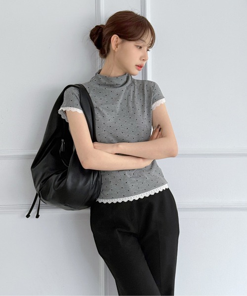 by muni:r(バイ ムニール)の「レースドット ハイネック半袖Tシャツ(Tシャツ/カットソー・レディース・スカイブルー/クリーム/ブラック/グレー/アイボリー・FREE)」の6枚目の写真