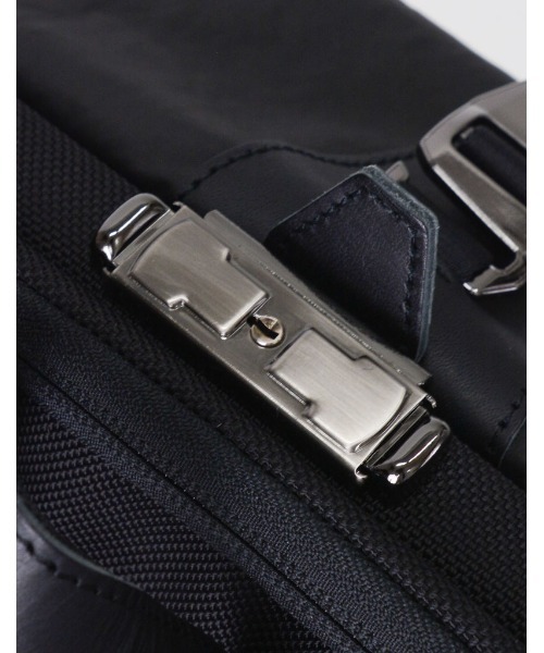 master-piece（マスターピース）の「master-piece / Bump バックパック  / No.04070（バックパック/リュック・メンズ・ブラック/ネイビー/ベージュ/グレー/カーキ・FREE）」の12枚目の写真