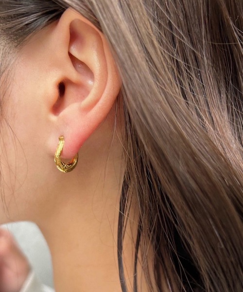 IRIEBEACH（アイリービーチ）の「Horseshoe pierce/【ハワイアンジュエリー】【サージカルステンレス】【金属アレルギー対応】【IRIEBEACH / アイリービーチ】つけっぱなしOK（ピアス（片耳用）・レディース・ゴールド/シルバー/ピンク・FREE）」の5枚目の写真