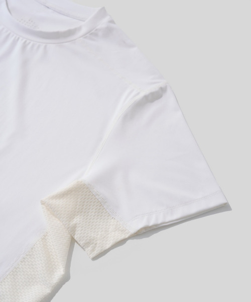 BUTTON SEOUL(ボタンソウル)の「エアフロー ハイブリッドテック ショートスリーブ (2カラー)(Tシャツ/カットソー・メンズ・ブラック/ホワイト・X-LARGE/LARGE/MEDIUM/SMALL)」の6枚目の写真