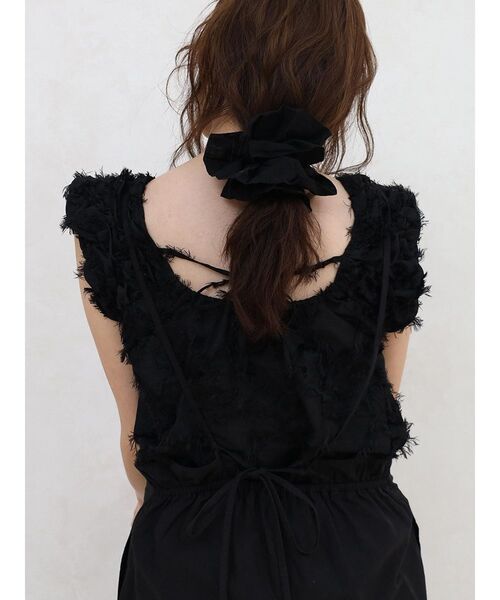 FIKA.(フィーカ)の「Back ribbon fringe blouse(シャツ/ブラウス・レディース・ブラック/オフホワイト・MEDIUM)」の17枚目の写真