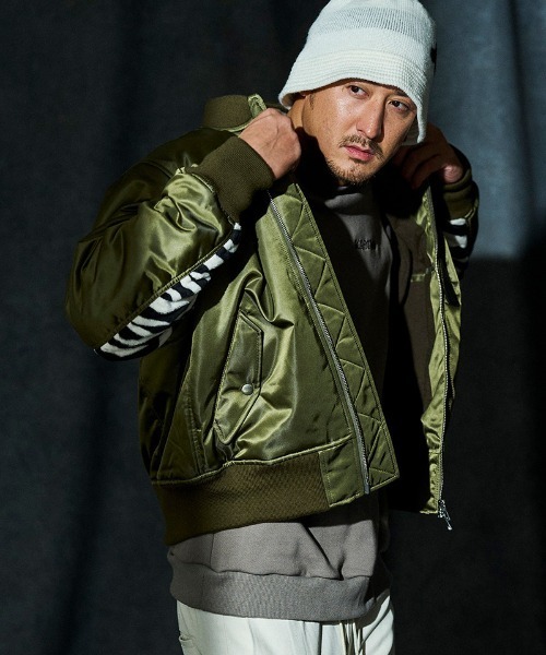 ACANTHUS(アカンサス)の「mj11564-LIMONTAOversize MA-1 ブルゾン(JK2604)(MA-1・メンズ・ブラック/オリーブ・XL/L/M/S)」の1枚目の写真