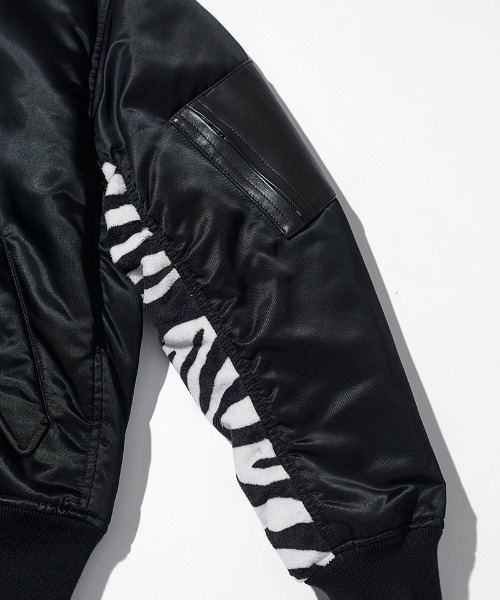 ACANTHUS(アカンサス)の「mj11564-LIMONTAOversize MA-1 ブルゾン(JK2604)(MA-1・メンズ・ブラック/オリーブ・XL/L/M/S)」の4枚目の写真