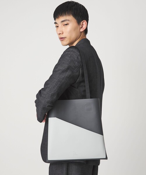 THE ART OF CARRYING(ジアートオブキャリング)の「【別注】<THE ART OF CARRYING>GLR PAPER A TOTE トートバッグ(トートバッグ・メンズ・ダークグレー/ブラック・FREE)」の4枚目の写真