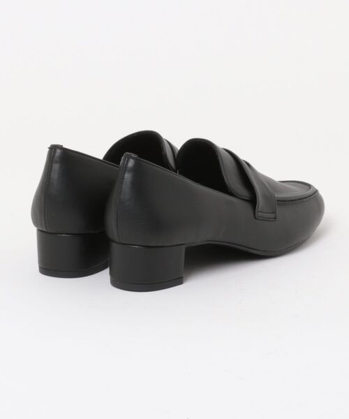 Parade(パレード)の「【MADE IN JAPAN】日本製・痛くなりにくいスクエアトゥローファーパンプス F3008(ローファー・レディース・ブラック/ブラック系その他・24.0cm/24.5cm/25.0cm/23.0cm/23.5cm/22.5cm)」の3枚目の写真