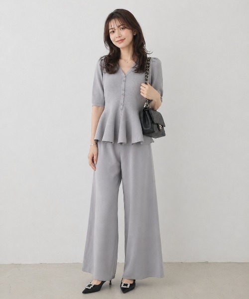 Lateru(ラテル)の「ペプラムハーフスリーブニット 美ラインワイドパンツ 2 点セットアップ レディース(セットアップ・レディース・ブラック/グレー/アイボリー・FREE)」の5枚目の写真