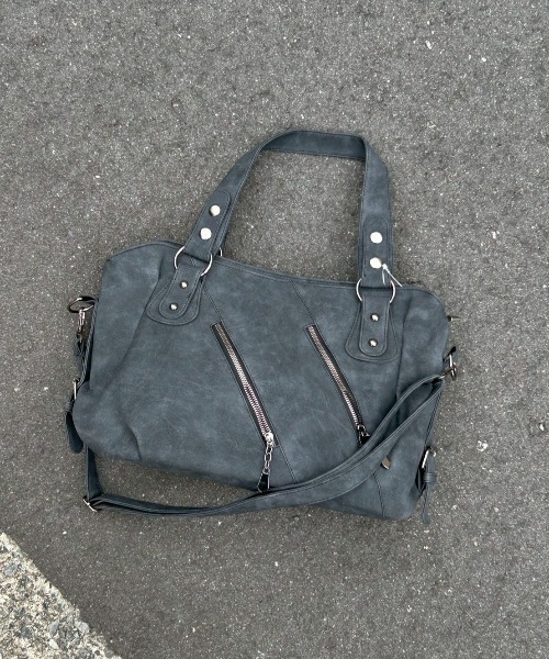 Chikashitsu +（チカシツプラス）の「【Chikashitsu +】Tildes Matching Bag / 【チカシツプラス】ビンテージ風ショルダーバッグ（ショルダーバッグ・メンズ・ダークベージュ/ブラック・ONE SIZE）」の10枚目の写真