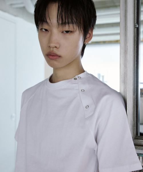 P.IN.O(ピインオ)の「コットンスナップショートスリーブ - ホワイト(Tシャツ/カットソー・メンズ・その他・LARGE/MEDIUM)」の2枚目の写真