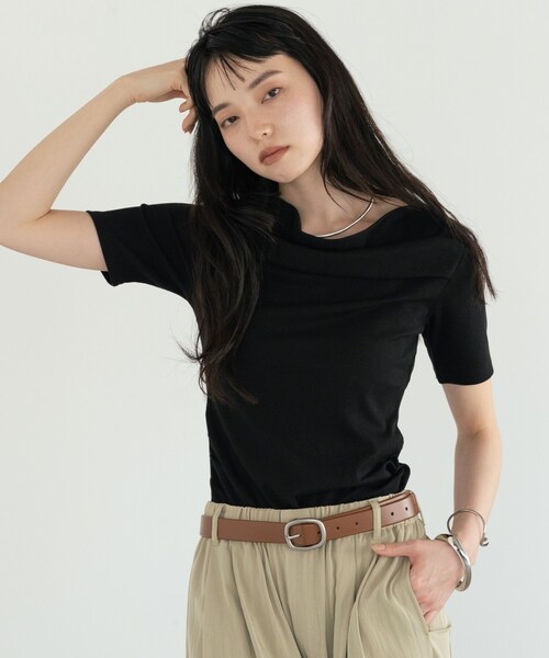 GALLEST(ギャレスト)の「オフショルハーフスリーブカットソー(Tシャツ/カットソー・レディース・ブラック/ホワイト/オリーブ・38)」の2枚目の写真