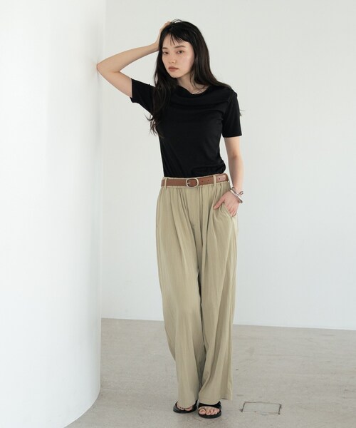 GALLEST(ギャレスト)の「オフショルハーフスリーブカットソー(Tシャツ/カットソー・レディース・ブラック/ホワイト/オリーブ・38)」の4枚目の写真