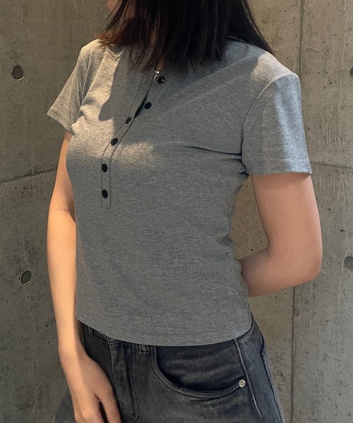 ROGER AND RAW(ロジャーアンドロウ)の「ヘンリーネック半袖トップス(Tシャツ/カットソー・レディース・ブラック/グレー/アイボリー・FREE)」の16枚目の写真