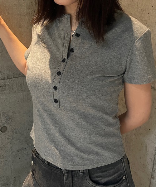 ROGER AND RAW(ロジャーアンドロウ)の「ヘンリーネック半袖トップス(Tシャツ/カットソー・レディース・ブラック/グレー/アイボリー・FREE)」の12枚目の写真